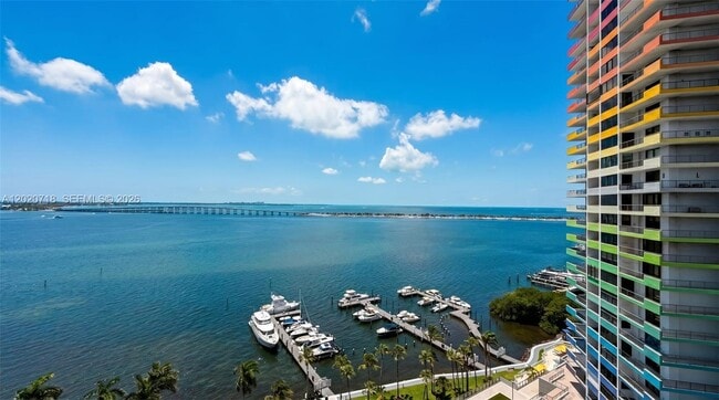 Building Photo - 1541 Brickell Ave