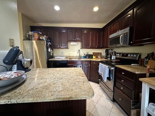 Building Photo - 664 Massachusetts Ave