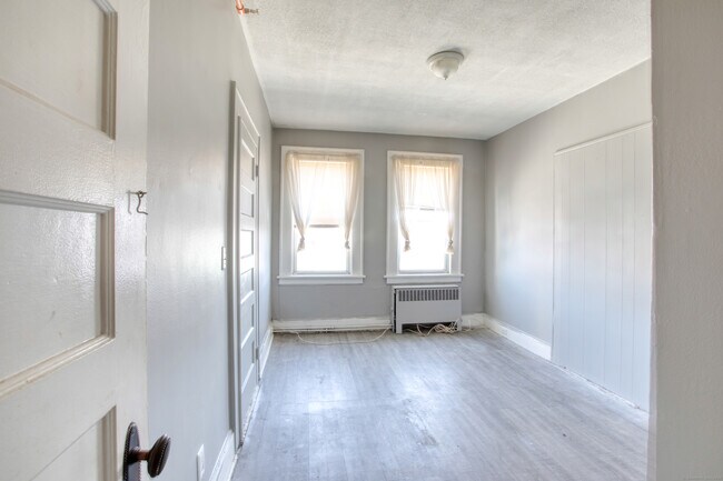 Building Photo - 2716 Fairfield Ave
