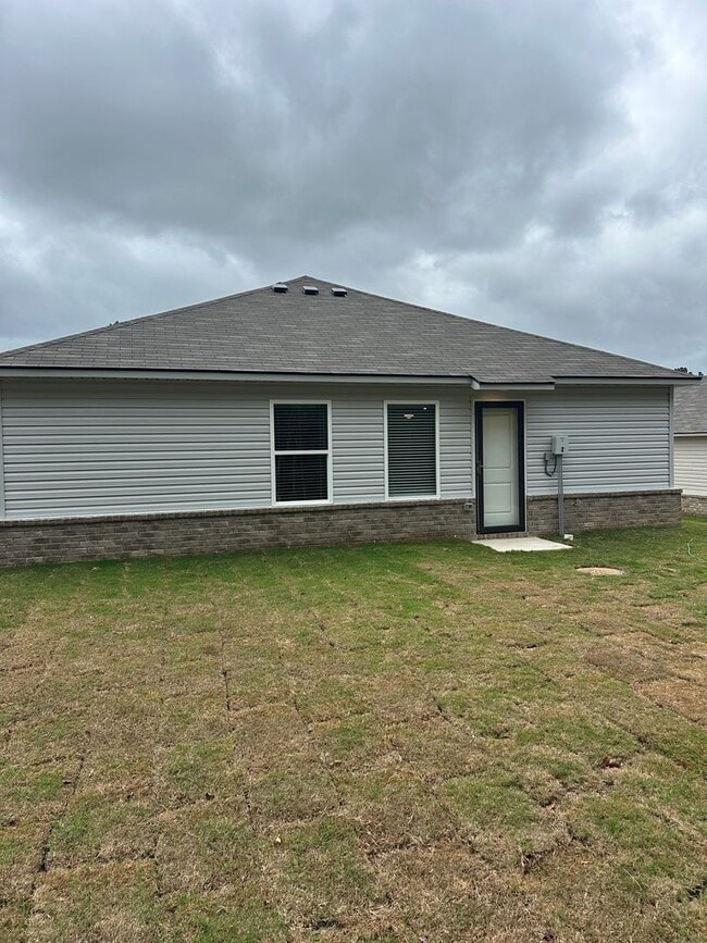 Building Photo - *Pre-leasing Now!!*-Three Bedroom | Two Bath Home in Odenville