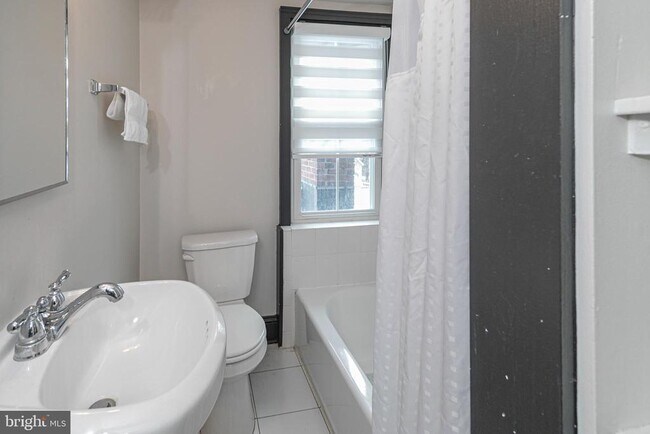 Building Photo - 357 Nassau St