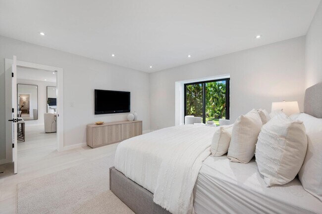 Building Photo - 800 Greensward Ct