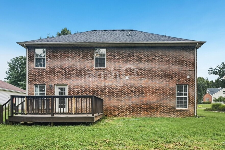 Building Photo - 612 Pointe Clear Dr