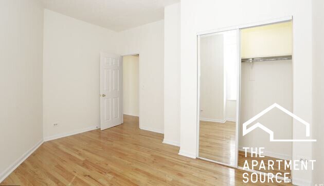 Building Photo - 4242 N Sheridan Rd