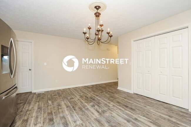 Building Photo - 5 Bedroom Pet-Friendly Home in Knoxville, TN with Main Street Renewal