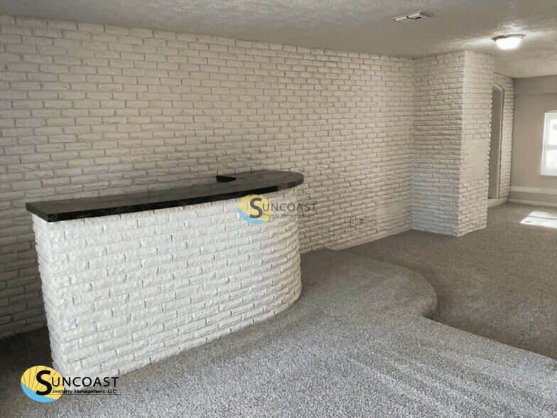 Building Photo - 4805 Locksley Ave