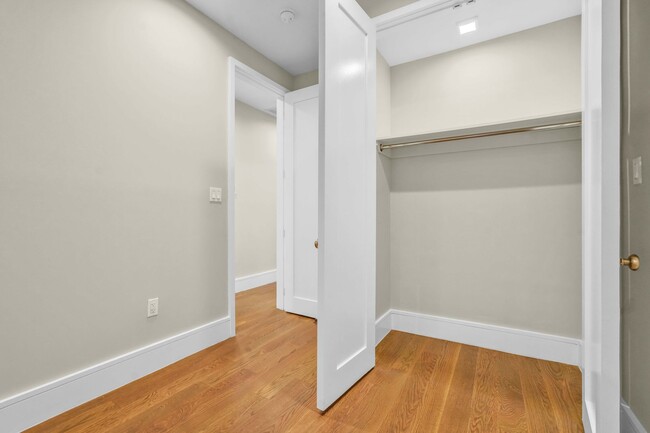 Building Photo - 312 Clifton Pl