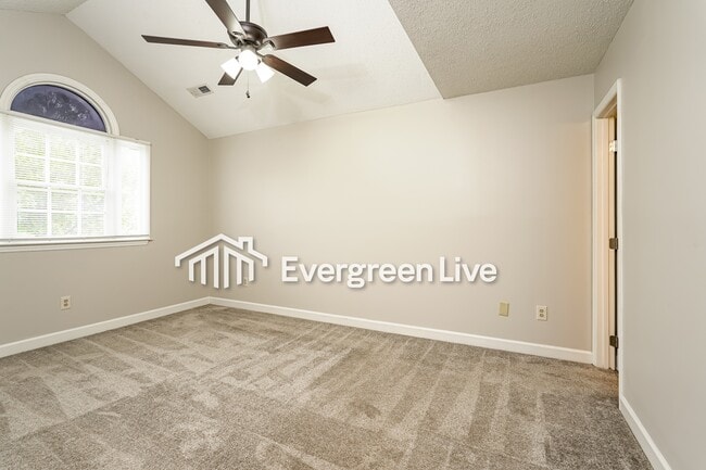 Building Photo - 14 Cedar Knoll Dr