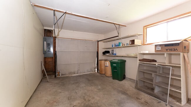 Building Photo - 16321 127th Pl SE