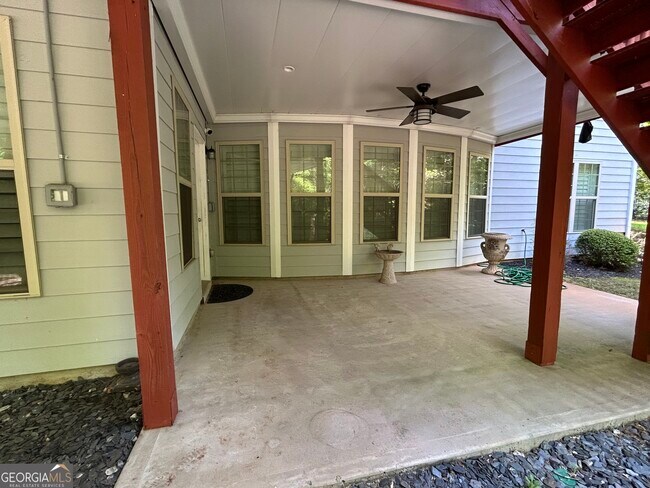 Building Photo - 12274 Ferncreek Dr
