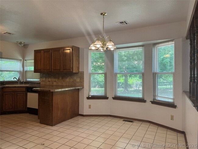 Building Photo - 451 W 113th St