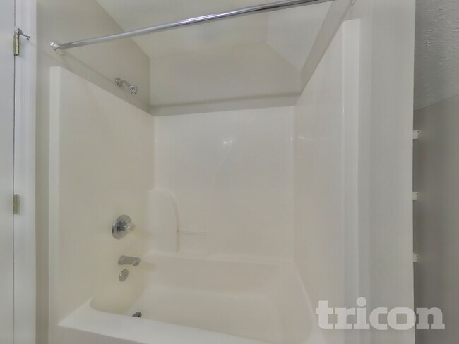 Building Photo - 2636 Danbury Cir