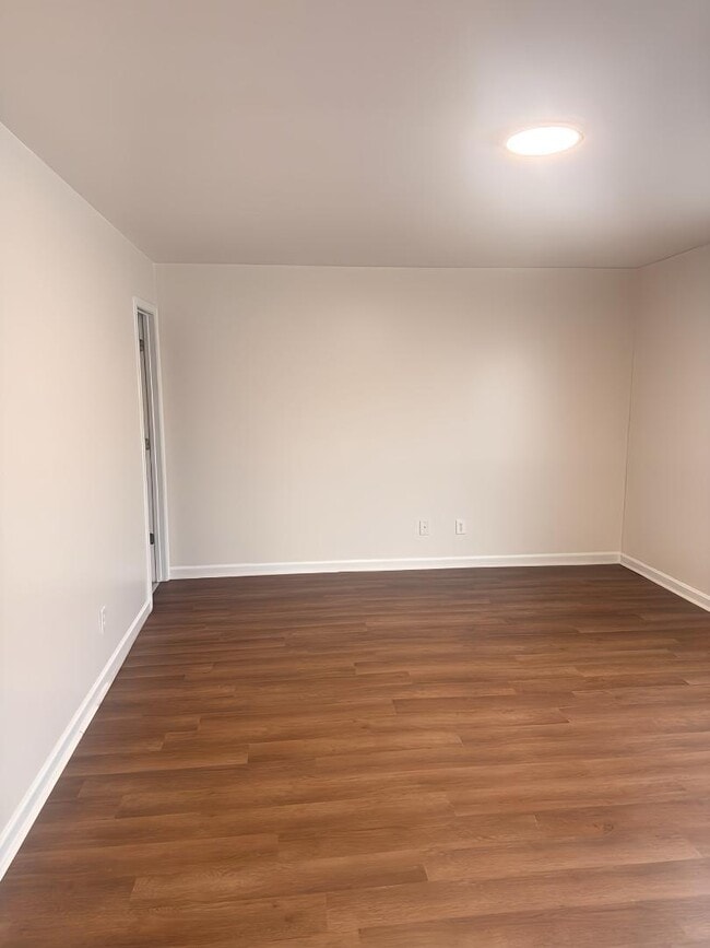 Building Photo - 986 Aztec Dr