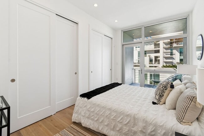 Building Photo - 1343 4th St