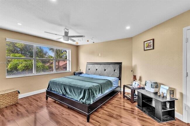 Building Photo - 16408 Sapphire Pl