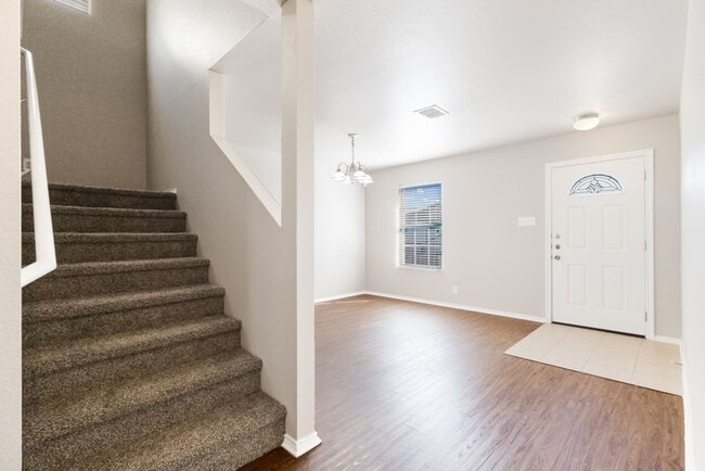 Building Photo - Well-Maintained 3-Bedroom Home – Ideal for Students & Professionals!