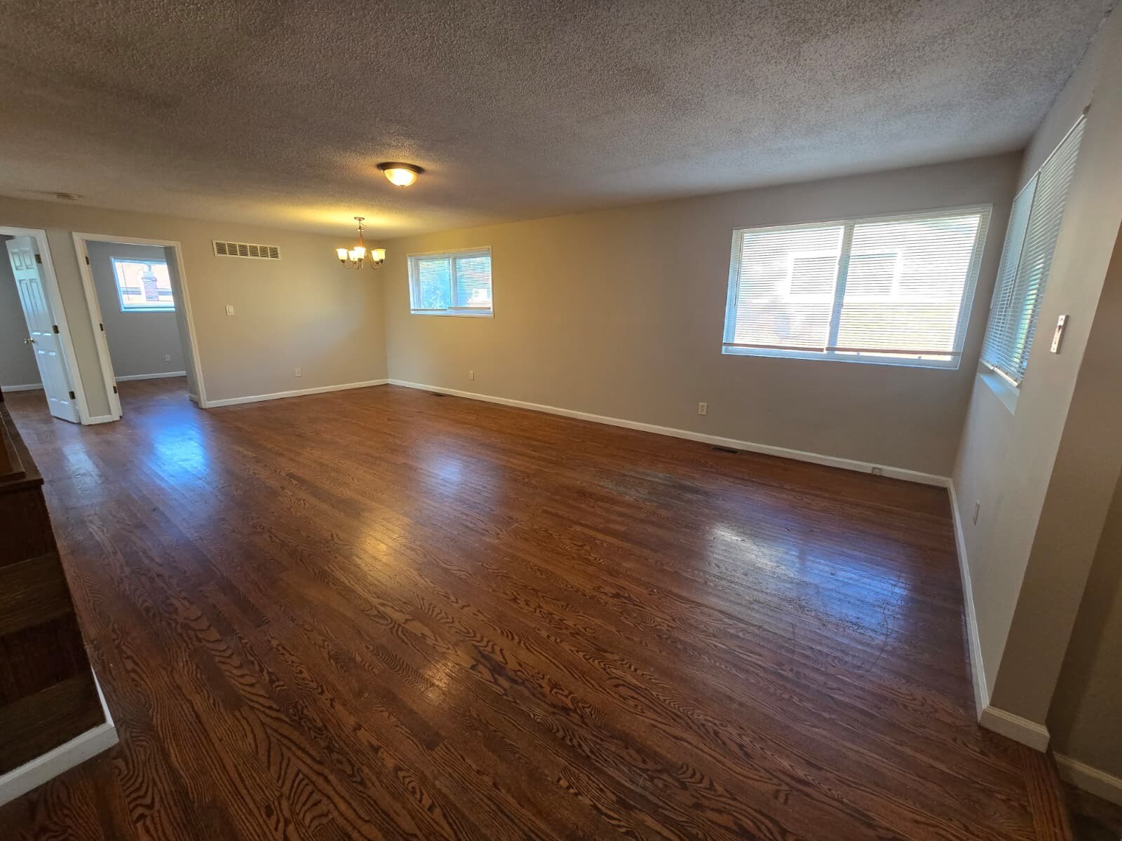 Building Photo - 2223 Lovett Dr