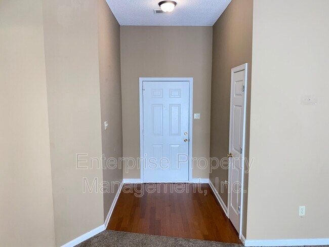 Building Photo - 4444 Longtree Cove