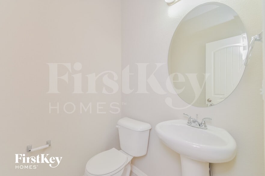 Building Photo - 8288 Kintla Ct