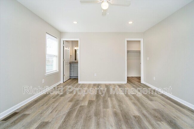 Building Photo - 2538 Columbia Ave