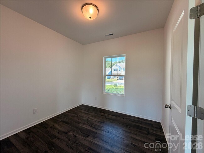 Building Photo - 242 Redondo Dr