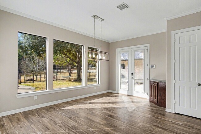 Building Photo - 15569 Crown Oaks Dr