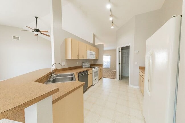 Building Photo - 440 Savanna Pointe St