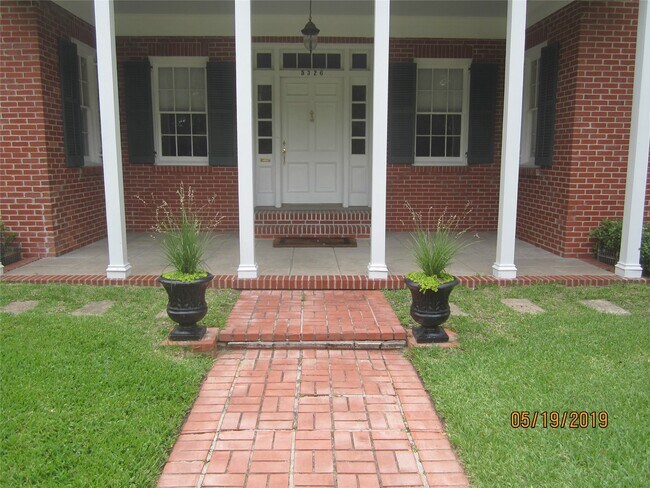 Building Photo - 5326 Mandell St