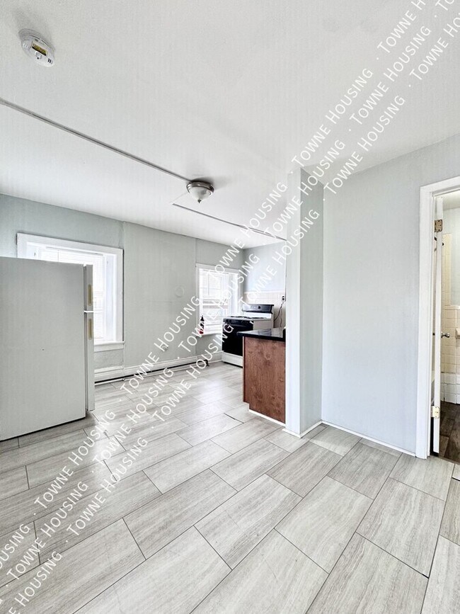 Building Photo - 238 Amherst St