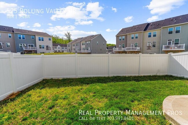 Building Photo - 525 Rolling Valley Dr