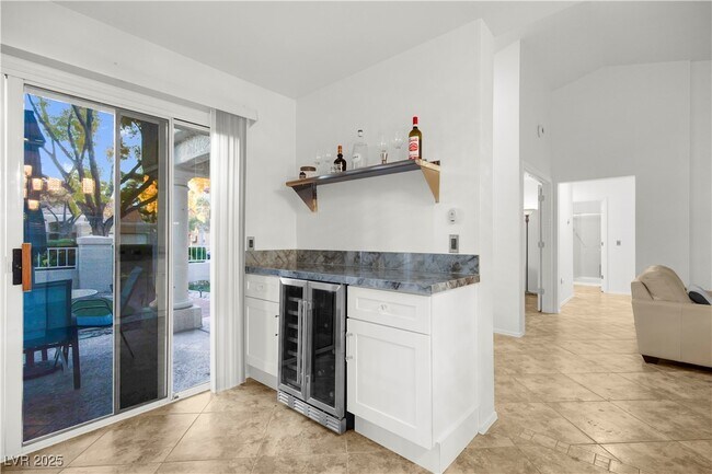 Building Photo - 2800 Linkview Dr