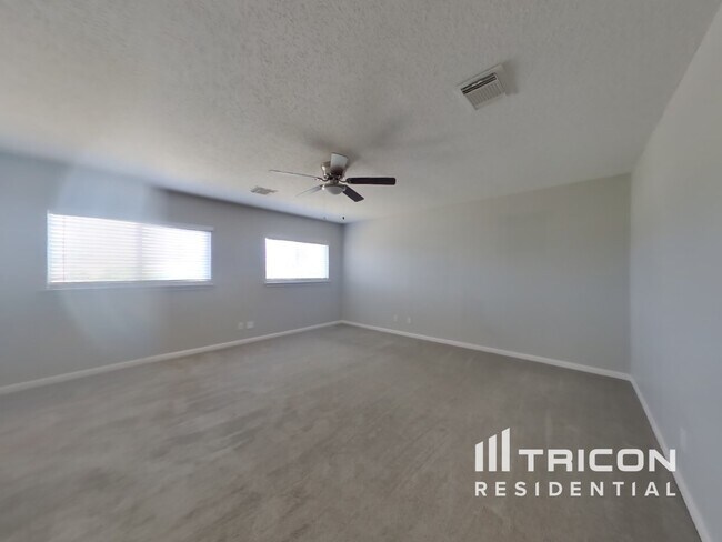 Building Photo - 5930 Encanto Point Dr