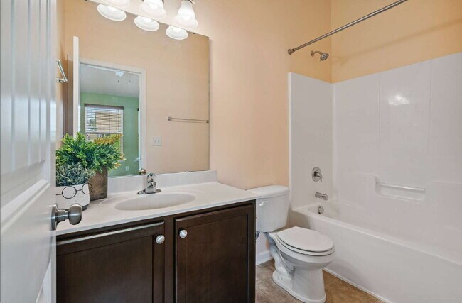 Building Photo - Spacious 3-Bedroom/3.5 Bathroom End-Unit T...