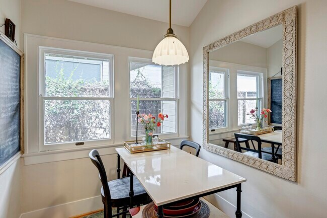 Building Photo - 1533 Harold St