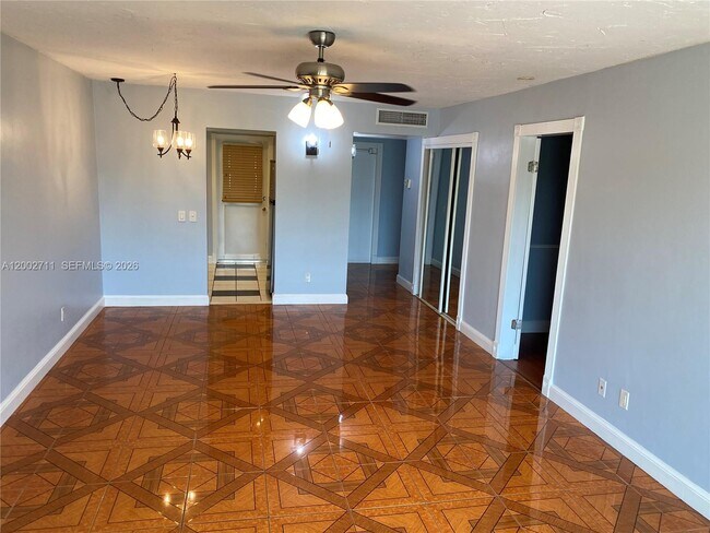 Building Photo - 2471 SW 82nd Ave