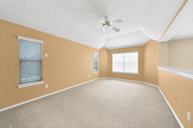 Building Photo - 18123 Memorial Falls Dr