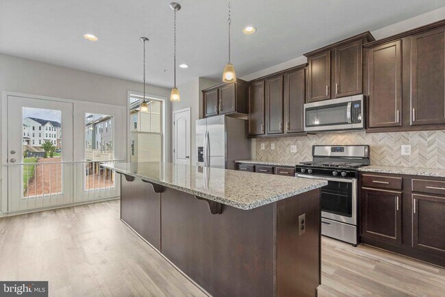 Building Photo - 5907 Garden Walk Dr
