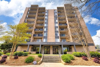 Building Photo - 619 King St