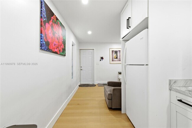 Building Photo - 5666 Mayo St