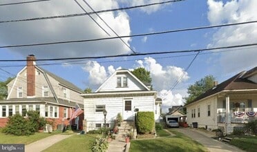Building Photo - 26 E Collingswood Ave