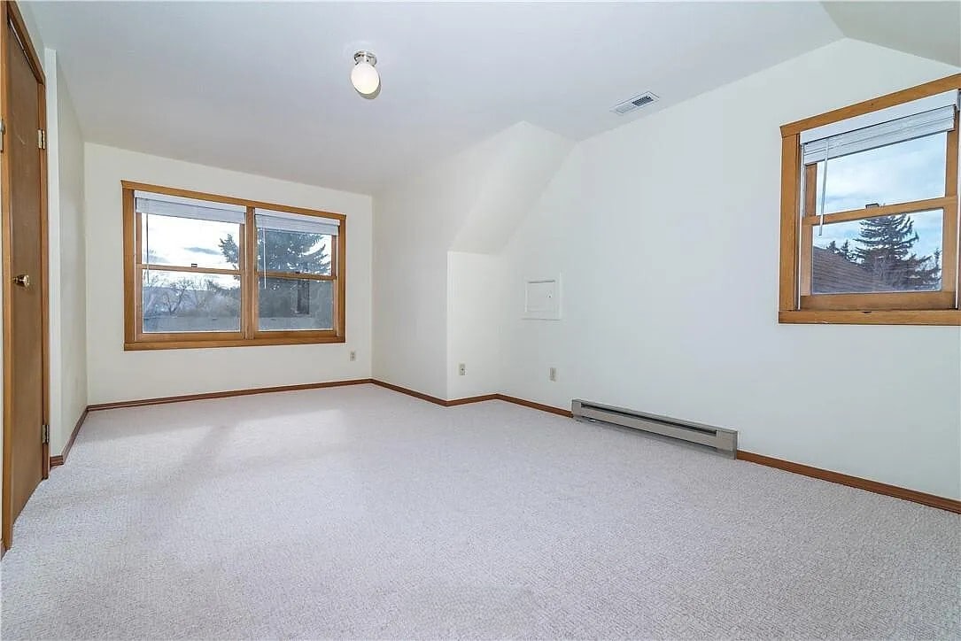 Building Photo - 1208 E Mountain View Ave