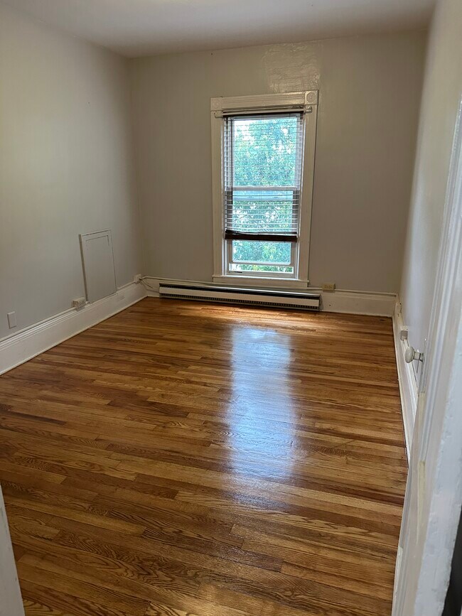 Building Photo - 15 LLC-44 Elm Street