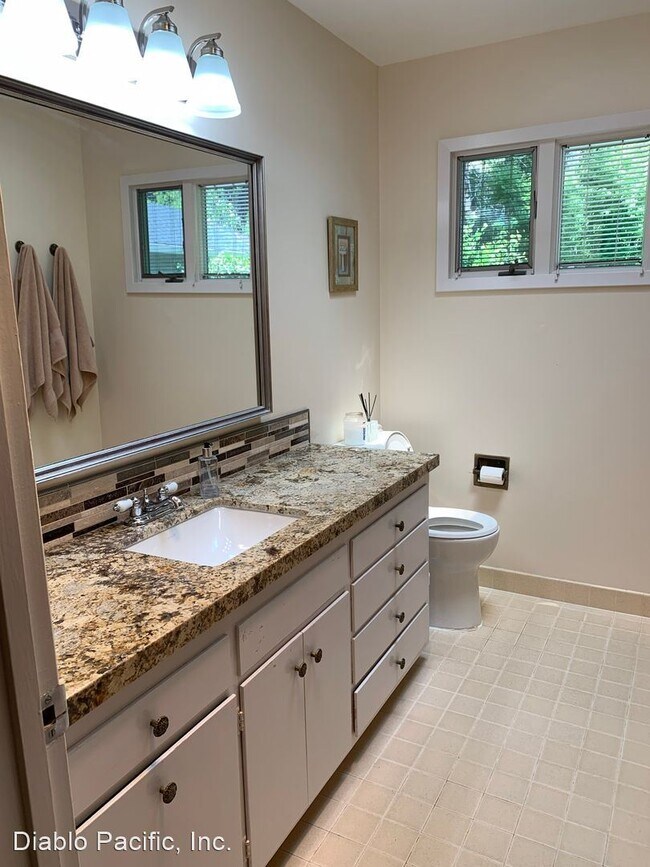Building Photo - 4 br, 2 bath House - 155 Hall Drive