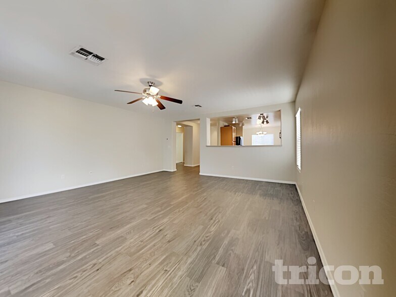 Building Photo - 11634 W Vogel Ave