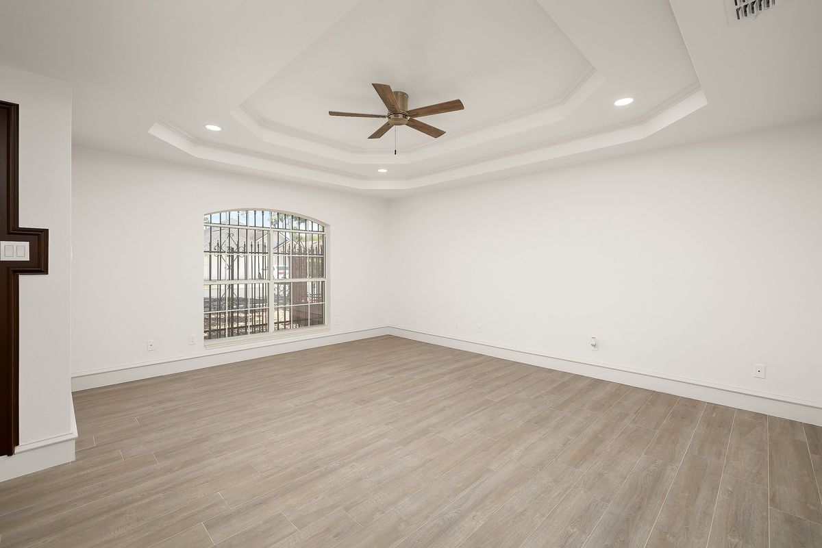 Building Photo - 309 N 36th Ln