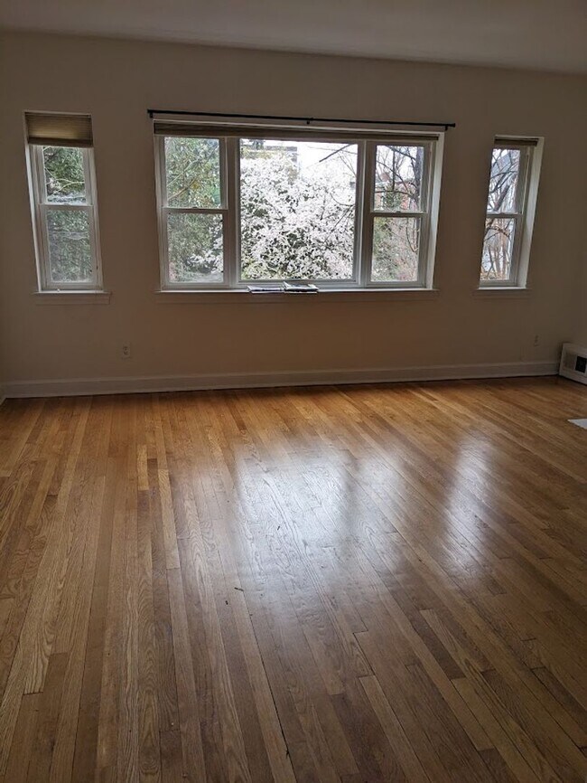 Building Photo - 3518 P St NW