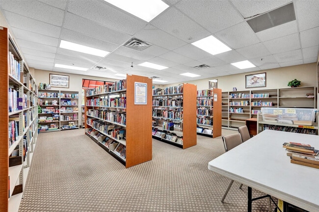 Building Photo - 8900 Washington St