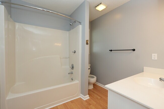 Building Photo - Charming 3-Bedroom, 2-Bathroom Home Perfec...