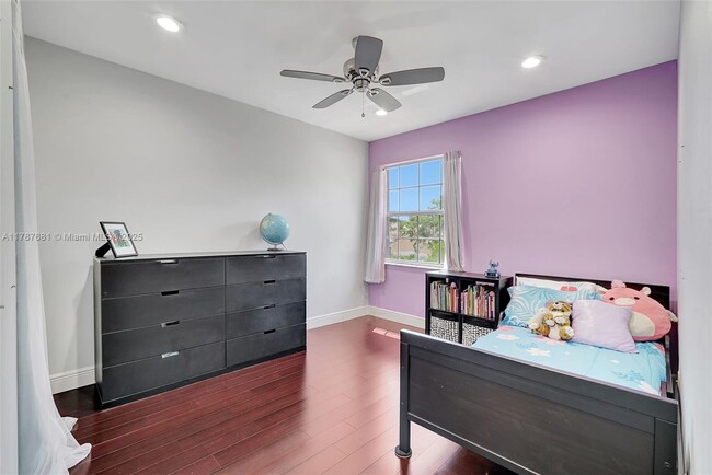 Building Photo - 1171 NW 185th Ave