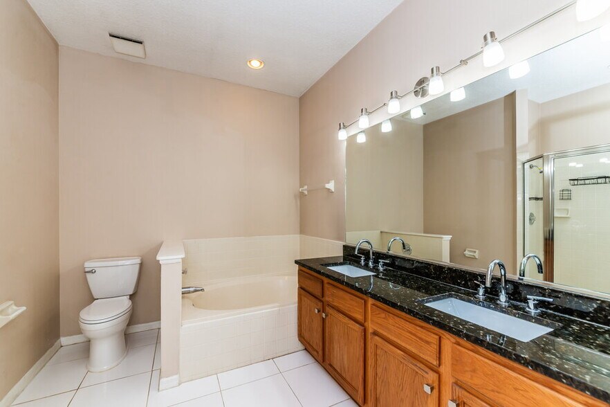 Building Photo - 12336 Hollybush Terrace